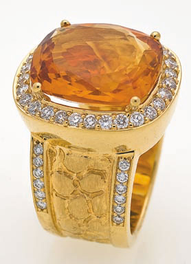 Ring aus 750/- Gelbgold, 54 Brillanten 1,06 ct., 1 Citrin Palmera 10,96 ct., Preis: 5.506 Euro
